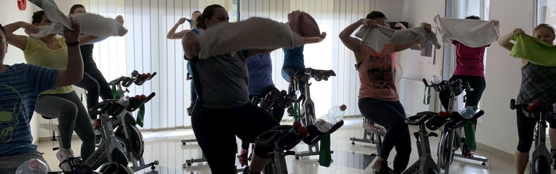 KomlóFitt Egyesület, SpinRacing, InterSpin, Funkcionális edzés, Versenyaerobik, Sportaerobik, Ovis torna
