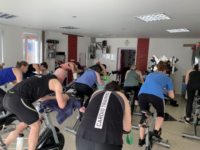 KomlóFitt Egyesület, SpinRacing, InterSpin, Funkcionális edzés, Versenyaerobik, Sportaerobik, Ovis torna