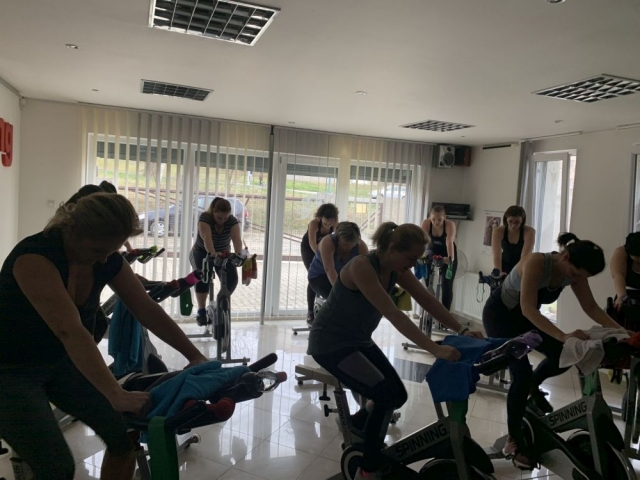 KomlóFitt Egyesület, SpinRacing, InterSpin, Funkcionális edzés, Versenyaerobik, Sportaerobik, Ovis torna
